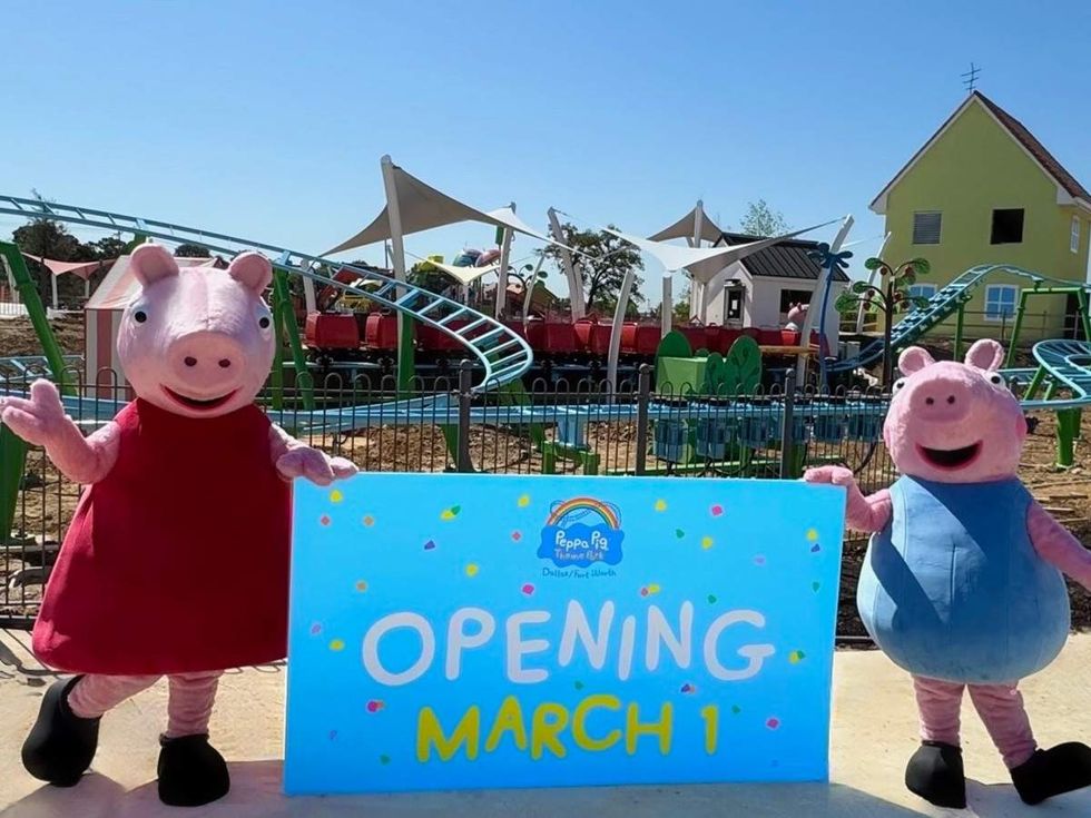 Peppa Pig theme park in North Richland Hills opening date sign