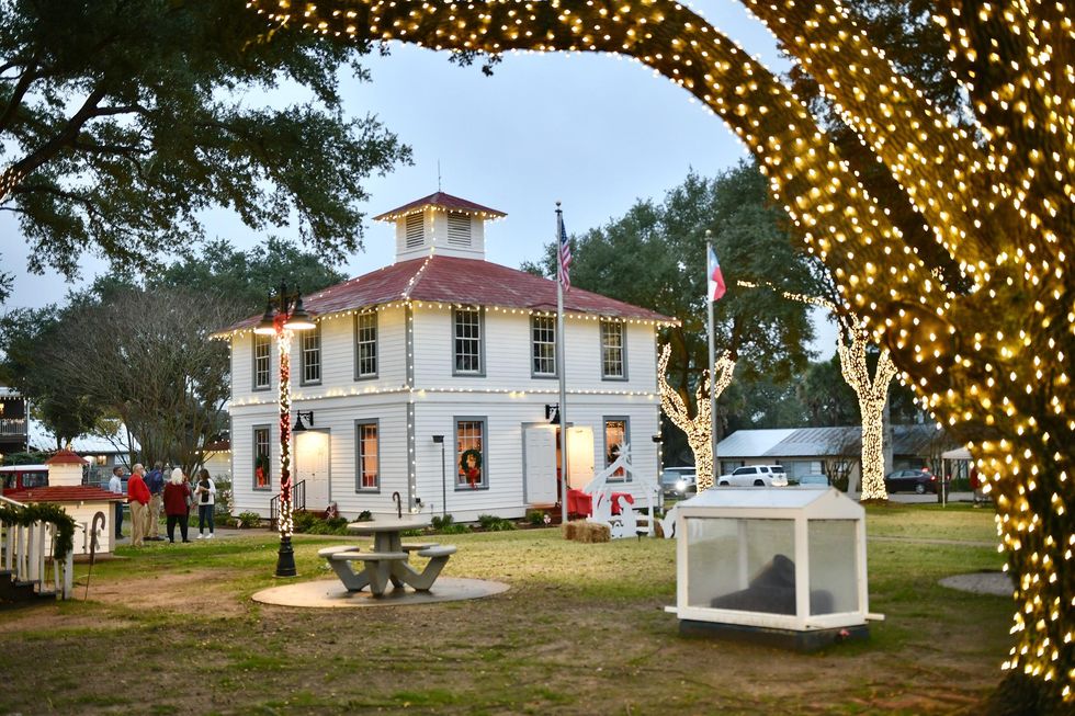 Round Top Town Square holidays 2022