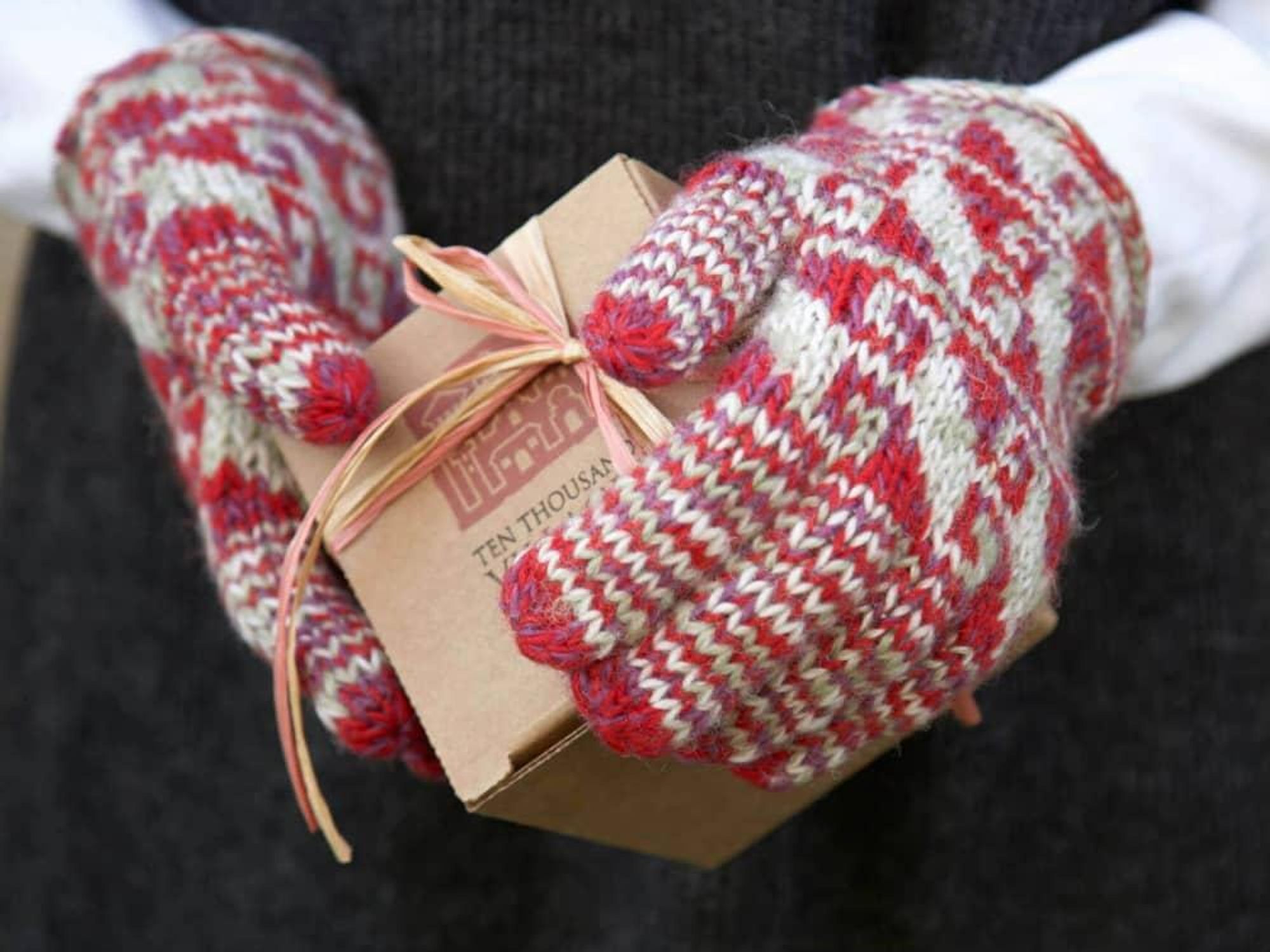 Ten Thousand Villages holidays Christmas gift gloves