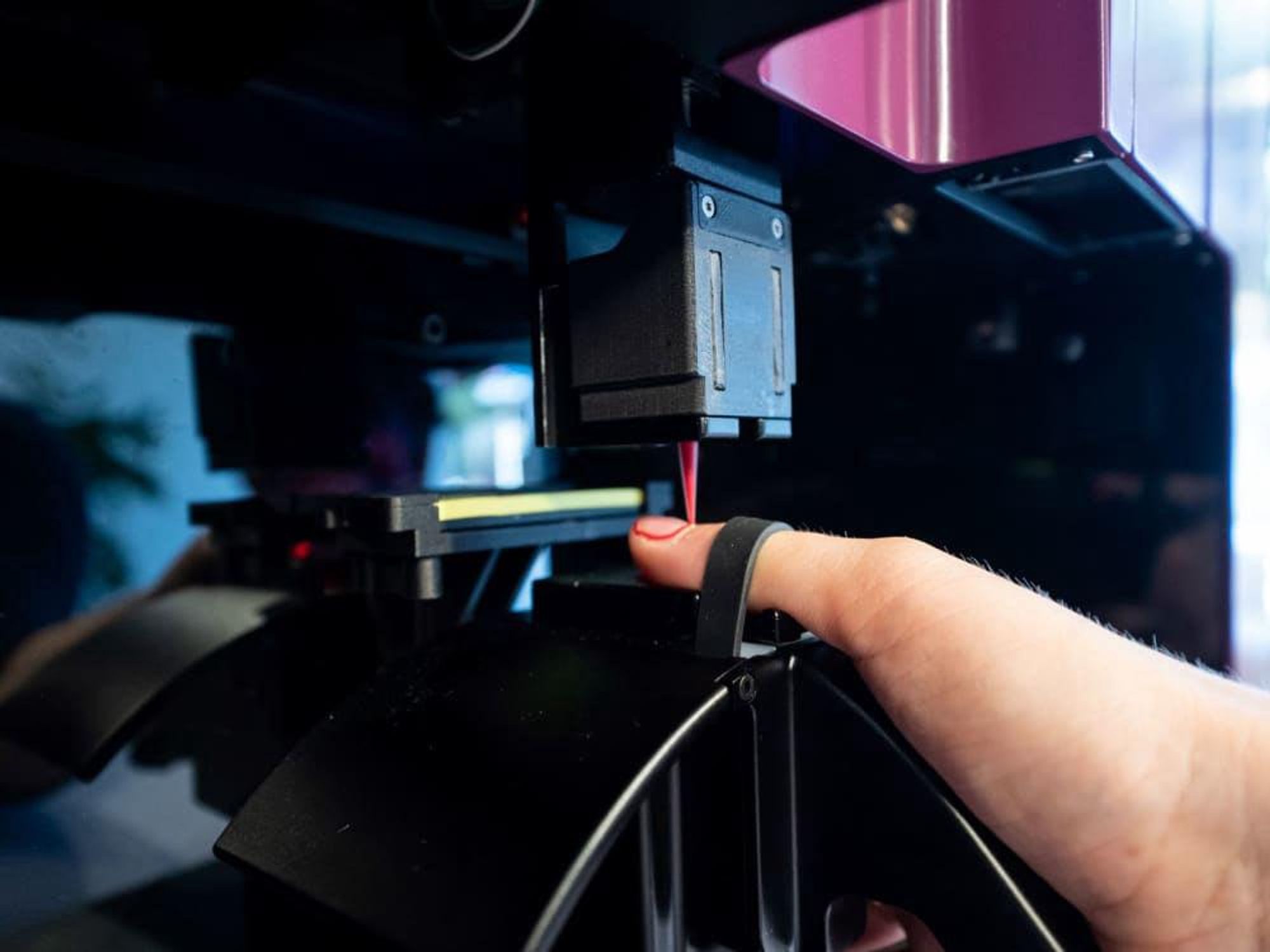 The high-tech robots take pictures of your nail.