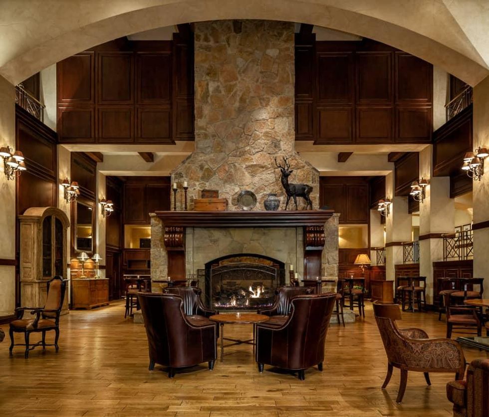 The Houstonian Hotel great room lobby