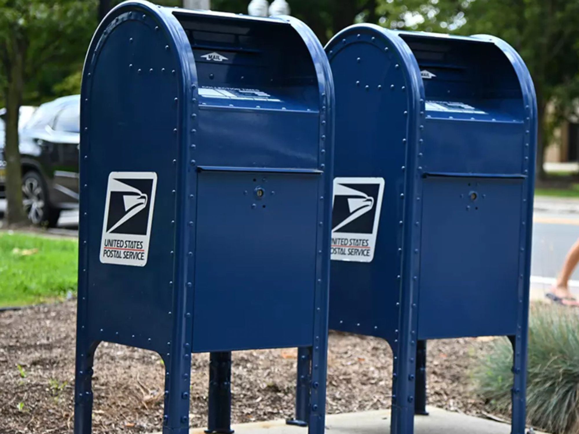 USPS blue mailboxes