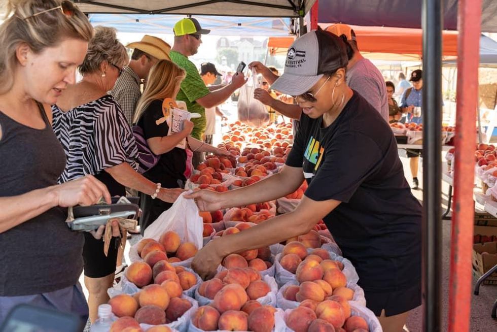 weatherford peaches farmers market