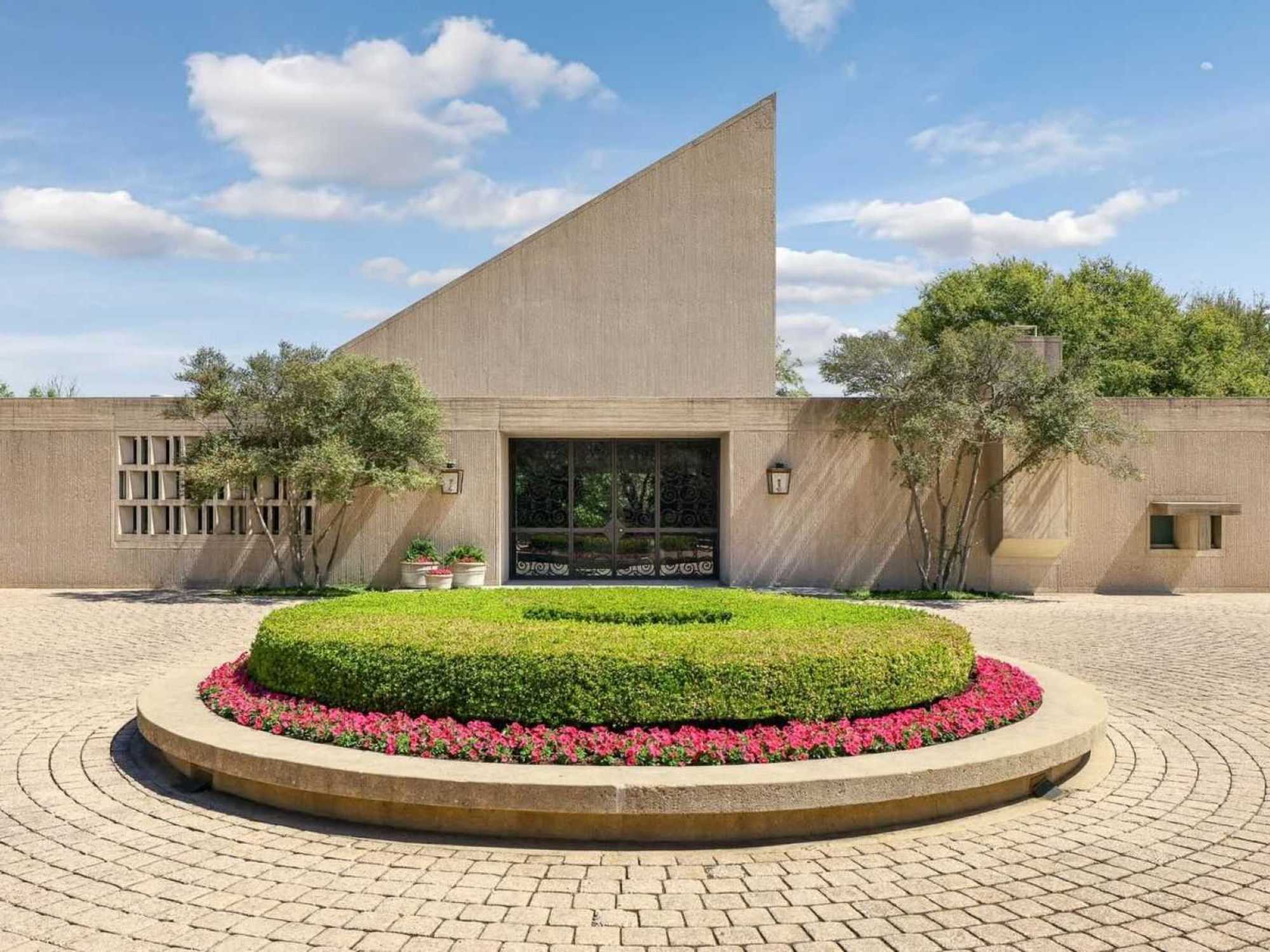 Westover Hills home designed by I.M. Pei. ONE-TIME USE ONLY
