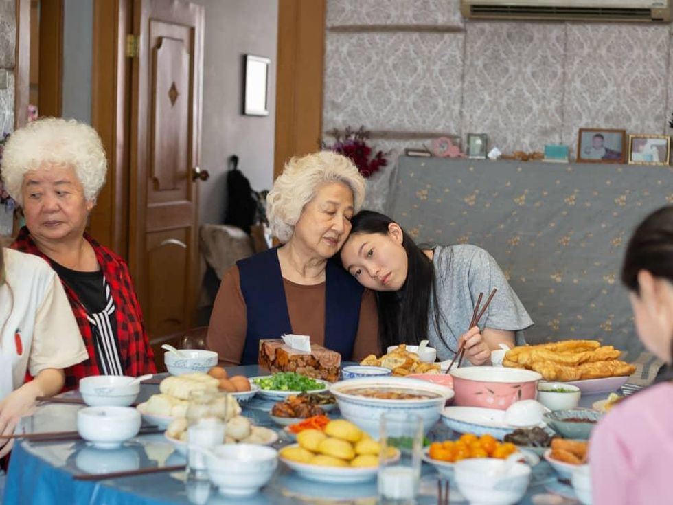 Zhao Shuzhen and Awkwafina in The Farewell